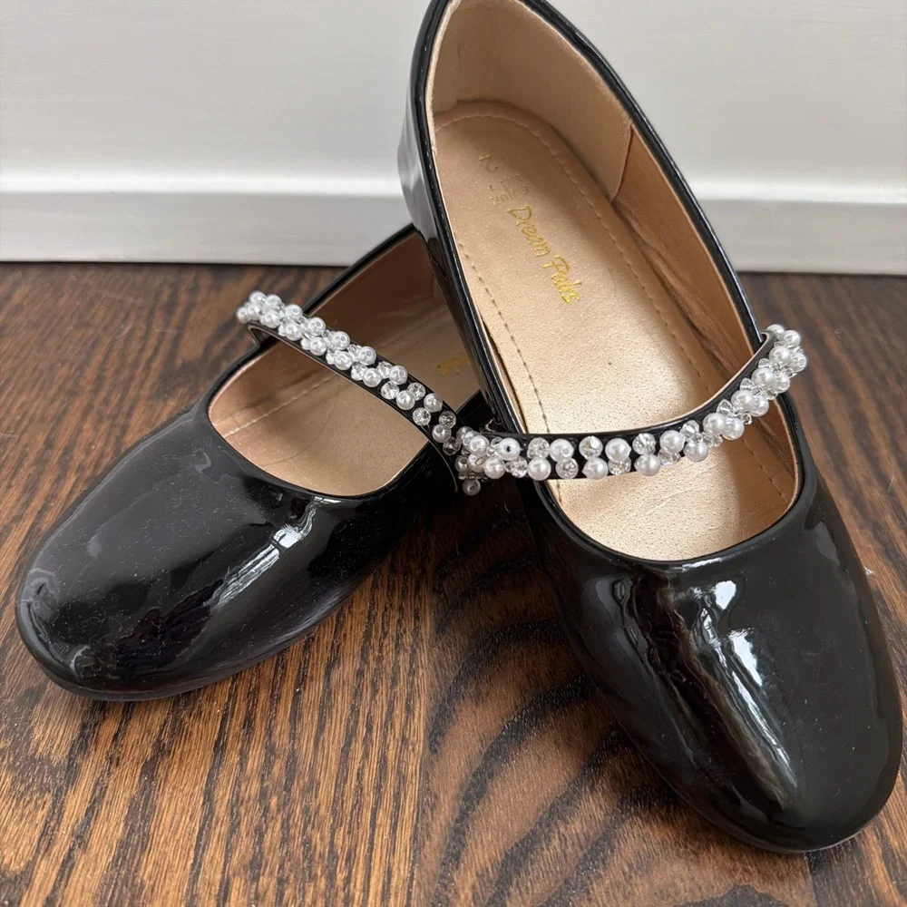 Dream Pairs Black Patent Mary Jane Flats with Pearl and Rhinestone Strap